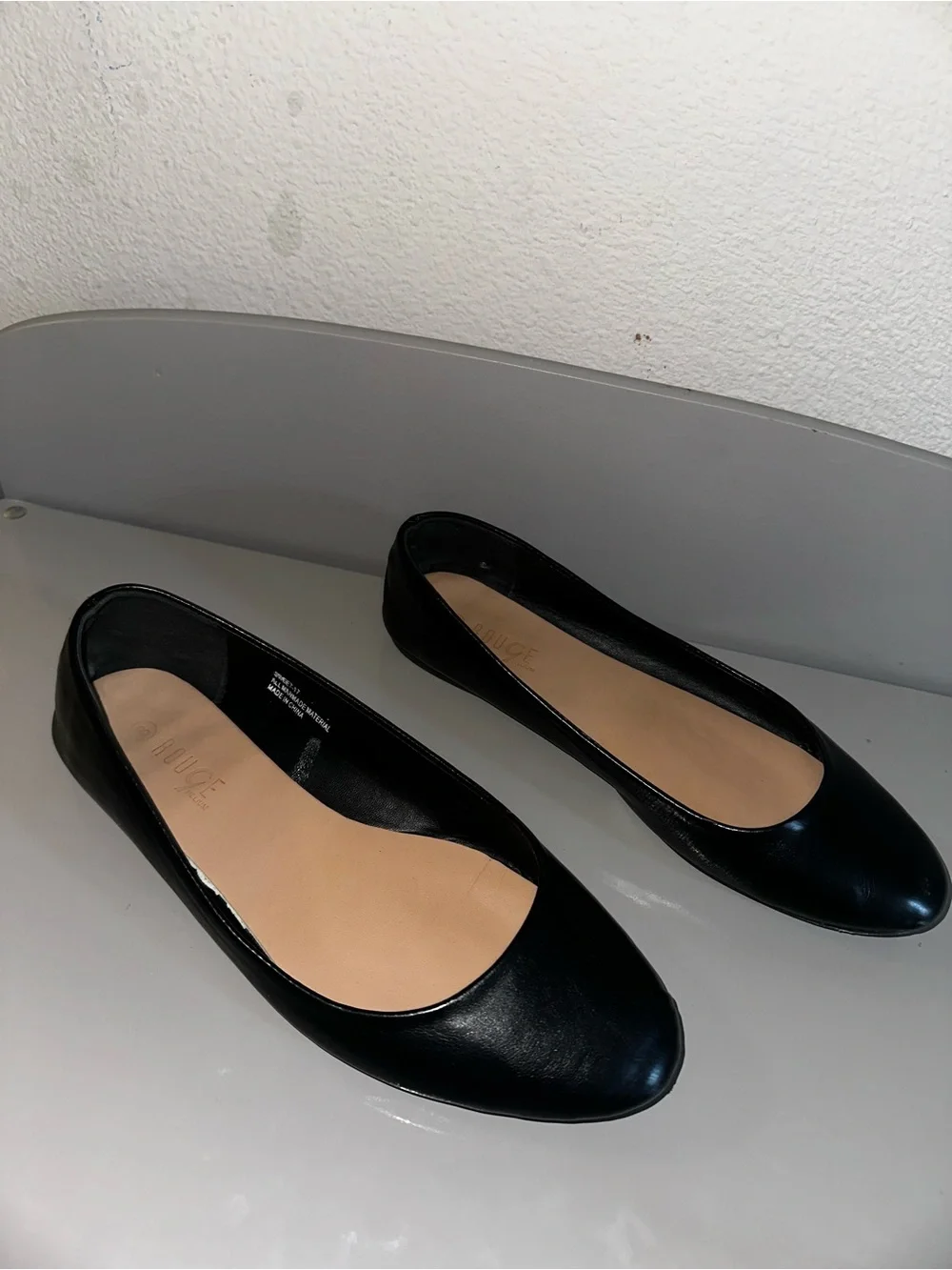 Rouge Helium Black Leather Ballet Flats